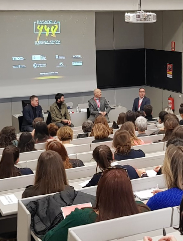 MESA REDONDA 'LA MODA EN LA MUJER'